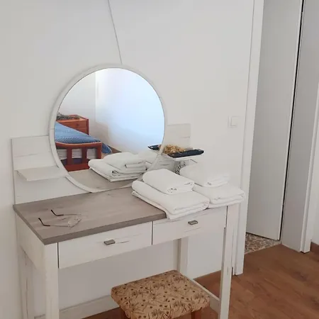 Apartment Seaside Solta Stomorska